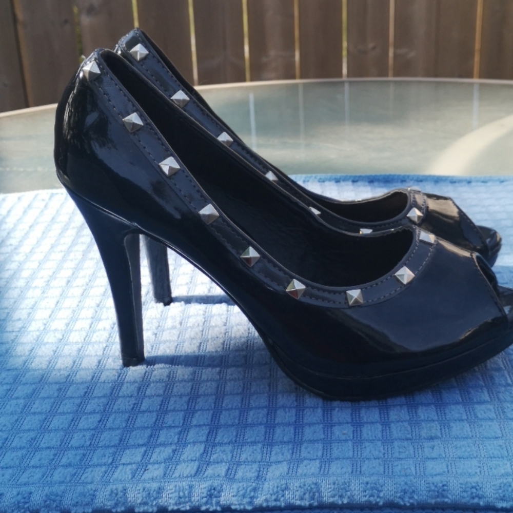 Shoes - Picture 2 of 2